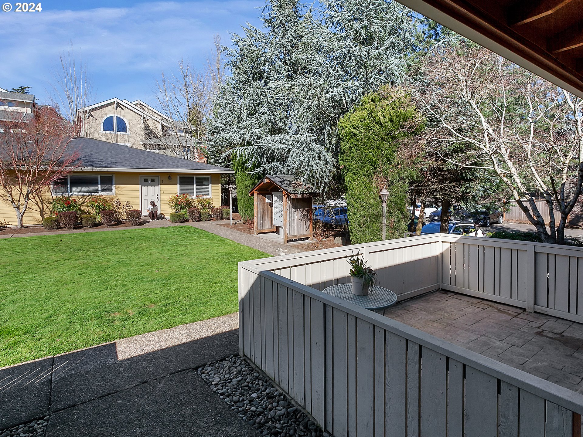 2531 Southwest Spring Garden Street, Unit 16 Portland, OR 97219 - Photo 29 of 36 Gallery Image 29