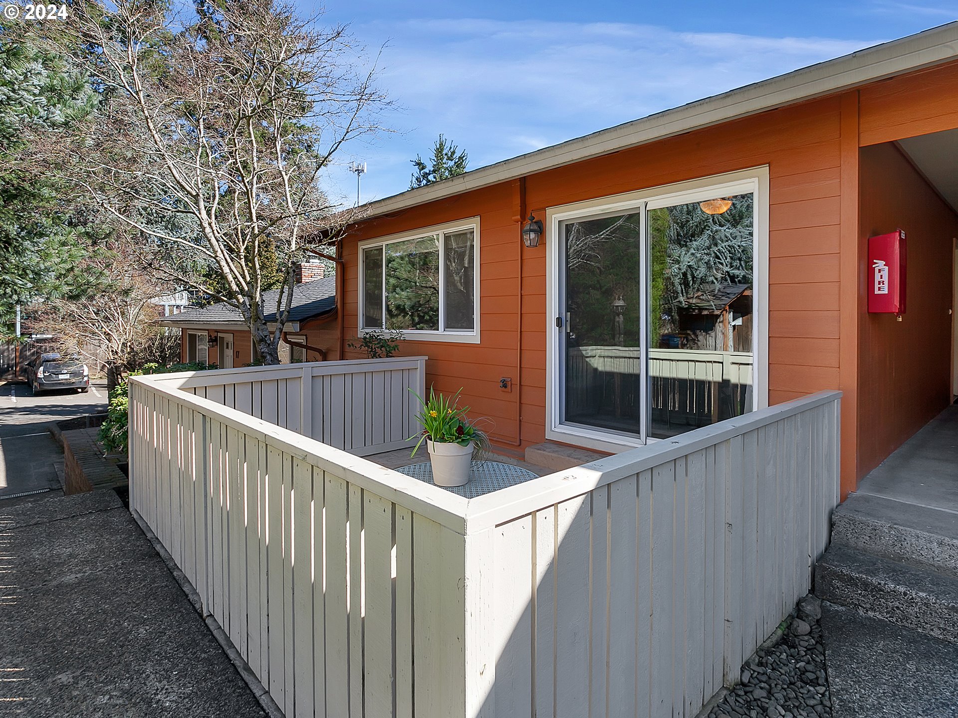 2531 Southwest Spring Garden Street, Unit 16 Portland, OR 97219 - Photo 31 of 36 Gallery Image 31