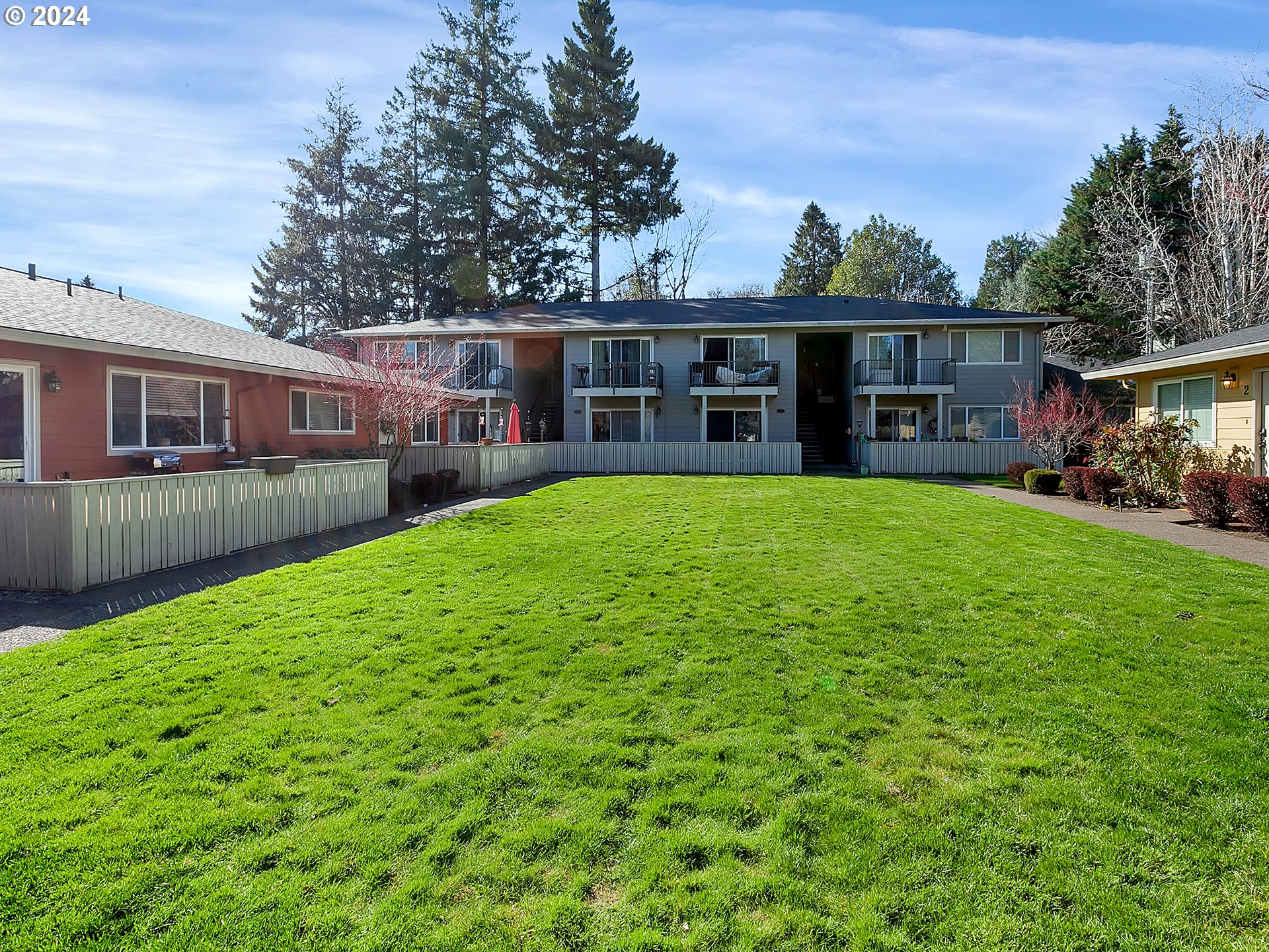 2531 Southwest Spring Garden Street, Unit 16 Portland, OR 97219 - Photo 34 of 36 Gallery Image 34