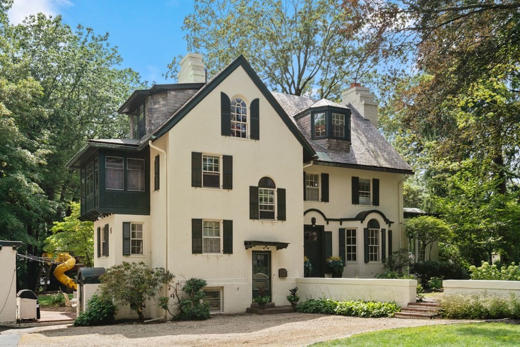21 Windsor Road Wellesley, MA 02481 - Photo 2 of 28 a front view of a house with a yard