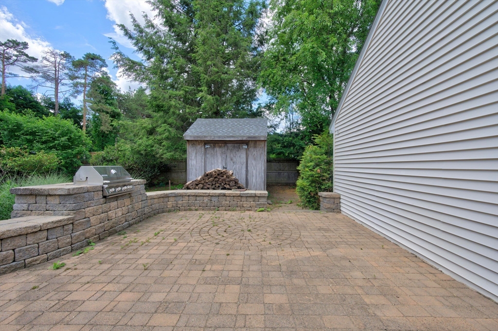 10 Hemlock Road Andover, MA 01810 - Photo 36 of 41