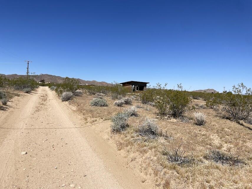216 Jesse Road Landers, CA 92285 - Photo 12 of 23 Jesse Cabin 20