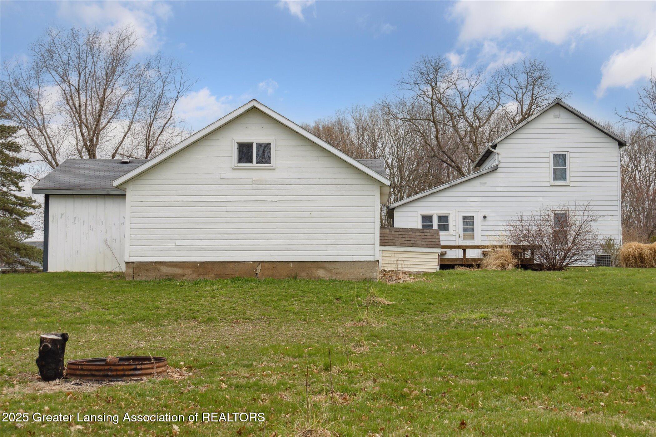 1055 Maynard Road Portland, MI 48875 - Photo 32 of 35 36-1055-Maynard-Rd-Portland-MI-48875-Win