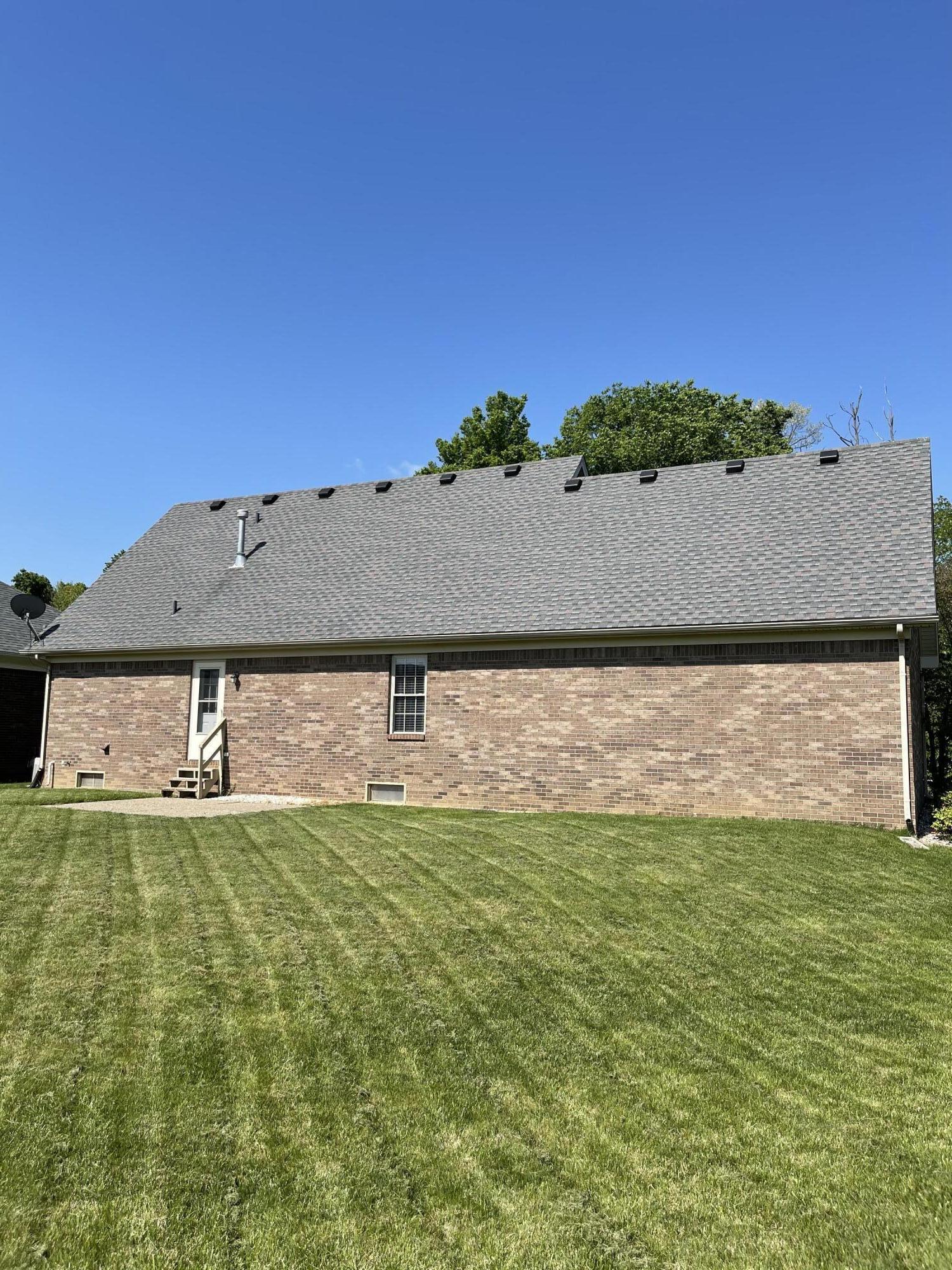 11901 East Orell Road Louisville, KY 40272 - Photo 8 of 36 ED36D7C7-E89D-46B6-AF3A-3D49821DBBE5