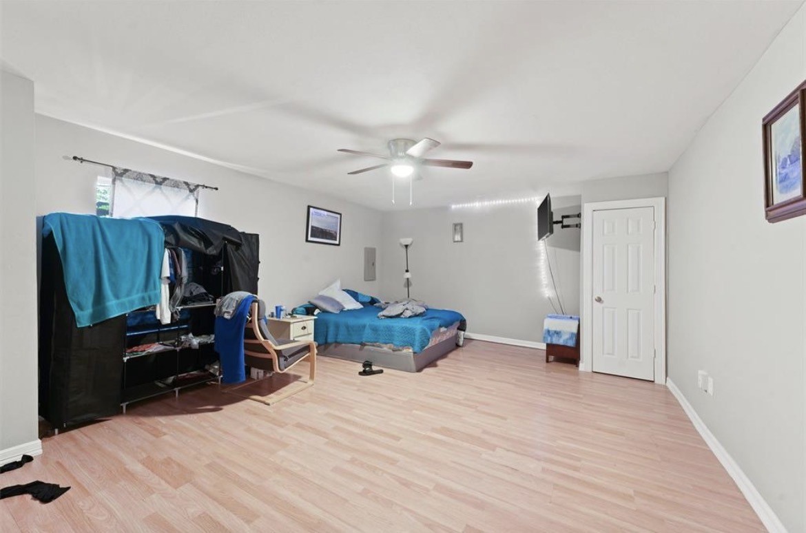 8538 Sunderland Road, Unit B Houston, TX 77028 - Photo 4 of 7