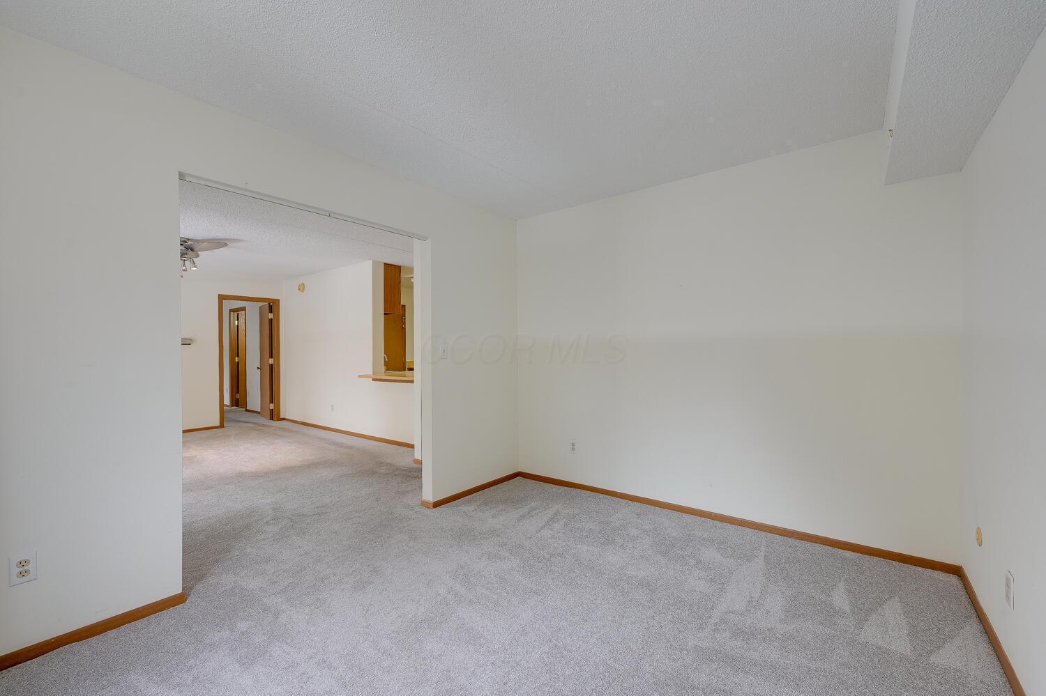 4145 Karl Road, Unit 223 Columbus, OH 43224 - Photo 8 of 31 4145 Karl Rd Columbus OH 43224-large-020