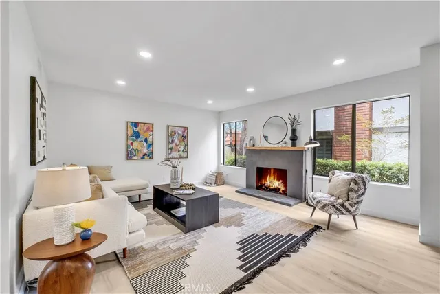 $1,080,000 | 27925 Ridgebluff Court, Rancho Palos Verdes, CA 90275