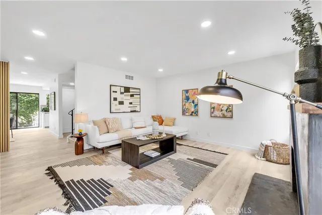 $1,080,000 | 27925 Ridgebluff Court, Rancho Palos Verdes, CA 90275