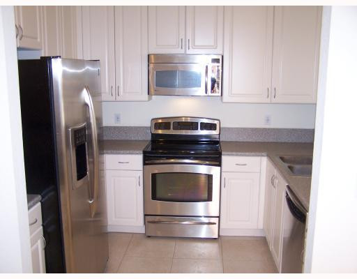 2135 Southwest 99th Way, Unit 2135 Miramar, FL 33025 - Photo 4 of 11 Kitchen