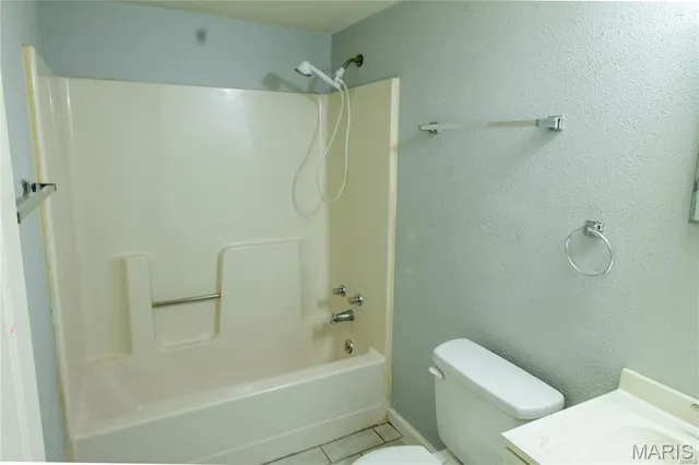 $895 | 313 Mt Everest Drive, Unit C, Fenton, MO 63026