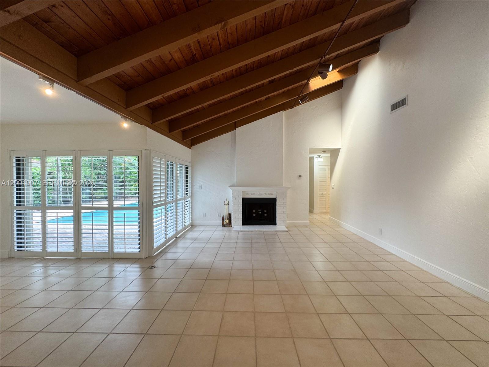 76 Ivy Road, Unit 76 Hollywood, FL 33021 - Photo 5 of 54 Gallery Image 5