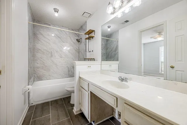 $220,000 | 2749 Colonial Towers Drive, Memphis, TN 38016