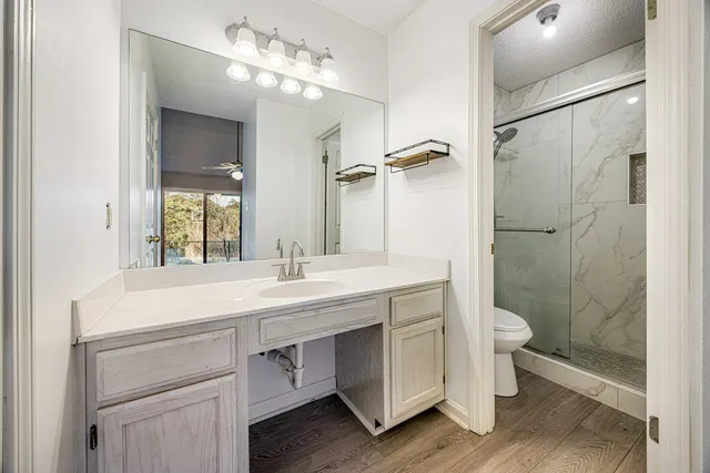 $220,000 | 2749 Colonial Towers Drive, Memphis, TN 38016