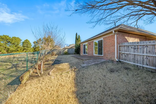 $220,000 | 2749 Colonial Towers Drive, Memphis, TN 38016