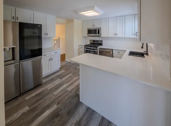 $469,900 | 630 Clover Lane, Schaumburg, IL 60193