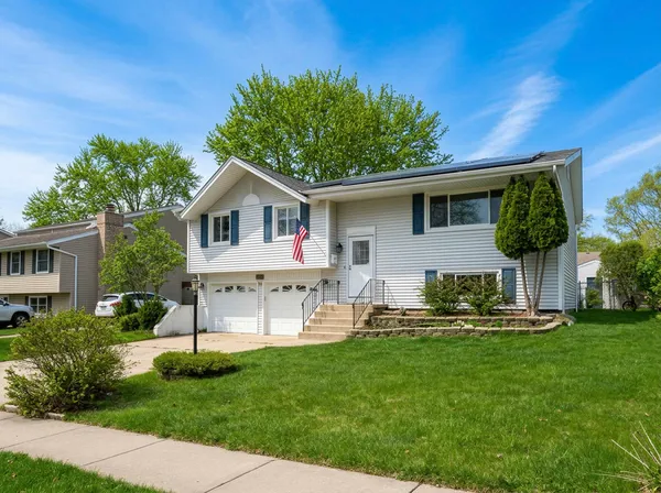 $469,900 | 630 Clover Lane, Schaumburg, IL 60193