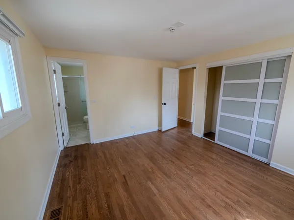 $469,900 | 630 Clover Lane, Schaumburg, IL 60193