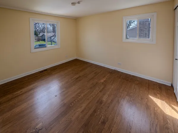 $469,900 | 630 Clover Lane, Schaumburg, IL 60193