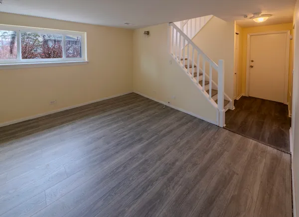 $469,900 | 630 Clover Lane, Schaumburg, IL 60193