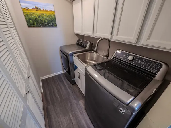 $469,900 | 630 Clover Lane, Schaumburg, IL 60193