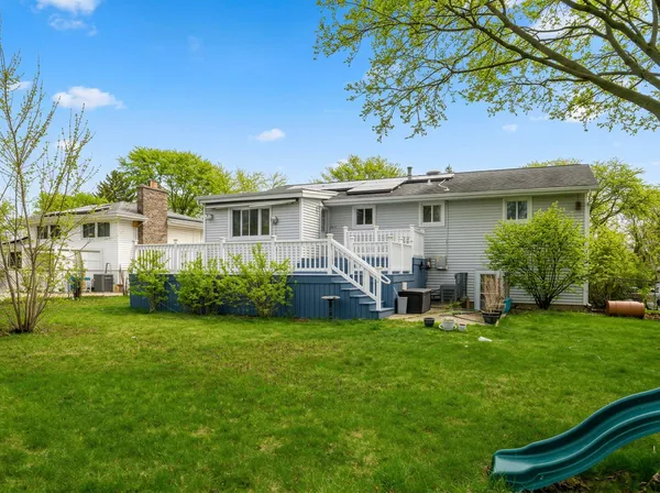 $469,900 | 630 Clover Lane, Schaumburg, IL 60193