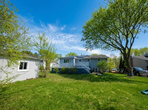 $469,900 | 630 Clover Lane, Schaumburg, IL 60193