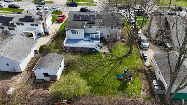 $469,900 | 630 Clover Lane, Schaumburg, IL 60193