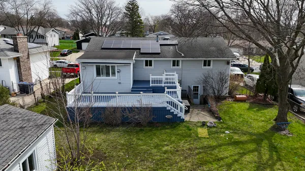 $469,900 | 630 Clover Lane, Schaumburg, IL 60193