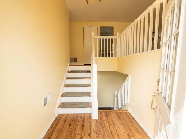 $469,900 | 630 Clover Lane, Schaumburg, IL 60193