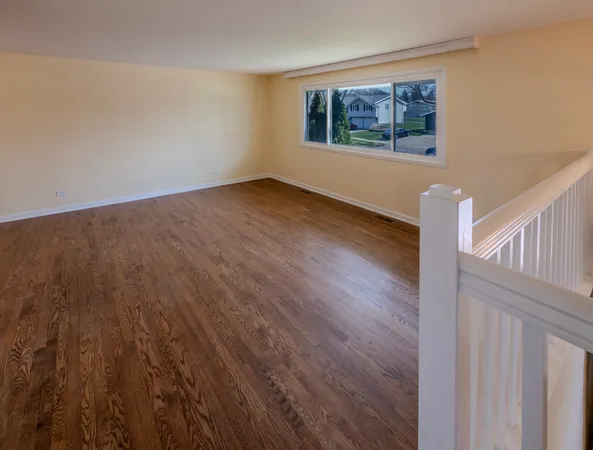 $469,900 | 630 Clover Lane, Schaumburg, IL 60193