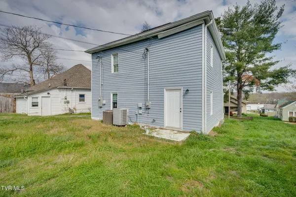 $350,000 | 403 Wilson Avenue, Unit 8, Johnson City, TN 37604
