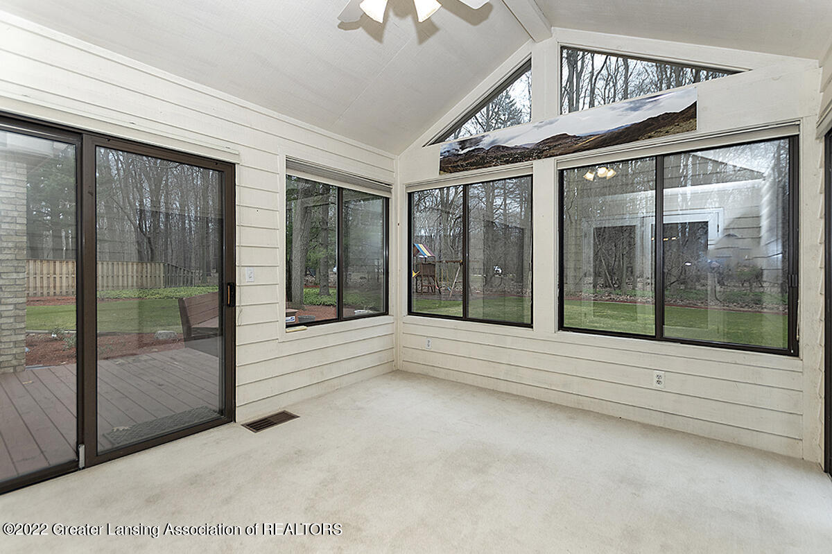 2514 Dustin Road Okemos, MI 48864 - Photo 16 of 43 21