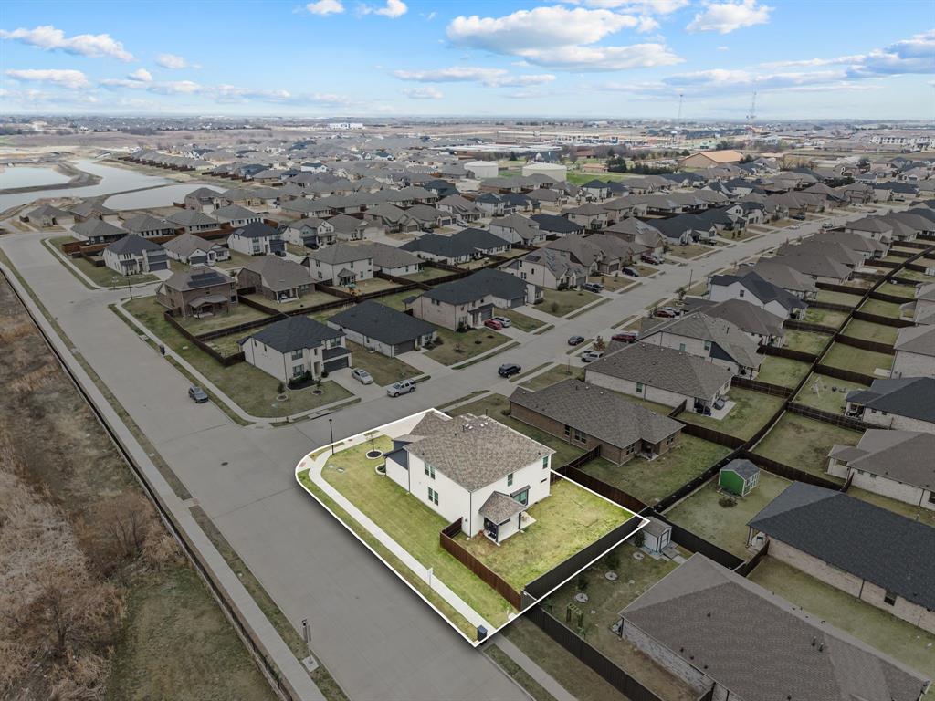 417 Ardsley Lane Forney, TX 75126 - Photo 28 of 31 an aerial view of residential houses with outdoor space