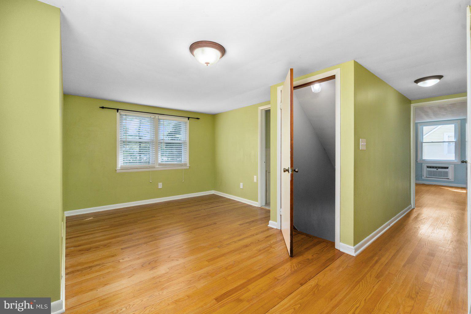 511 Warren Road Cockeysville, MD 21030 - Photo 17 of 37 Upstairs bedroom