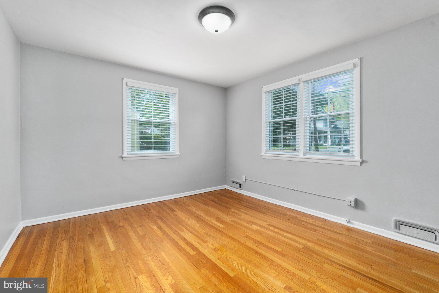 511 Warren Road Cockeysville, MD 21030 - Photo 20 of 37 Front bedroom - 1st floor