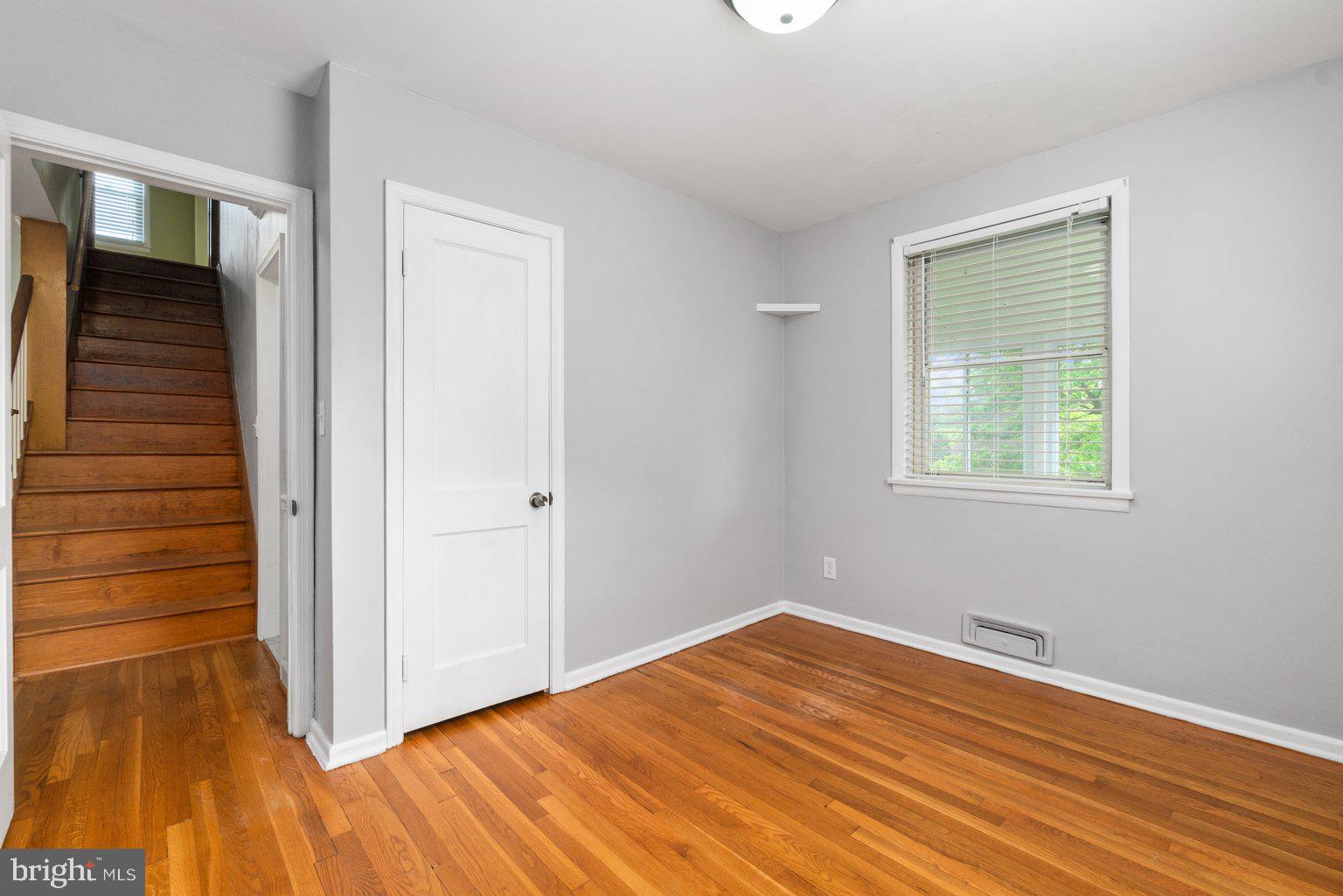 511 Warren Road Cockeysville, MD 21030 - Photo 21 of 37 Rear bedroom - 1st floor