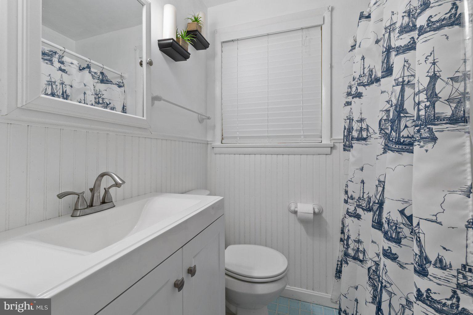 511 Warren Road Cockeysville, MD 21030 - Photo 23 of 37 Main level bath