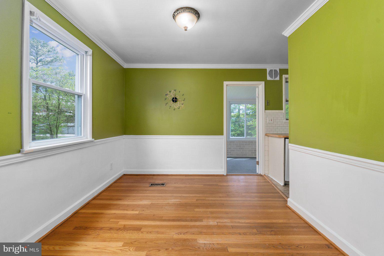 511 Warren Road Cockeysville, MD 21030 - Photo 4 of 37 Dining room