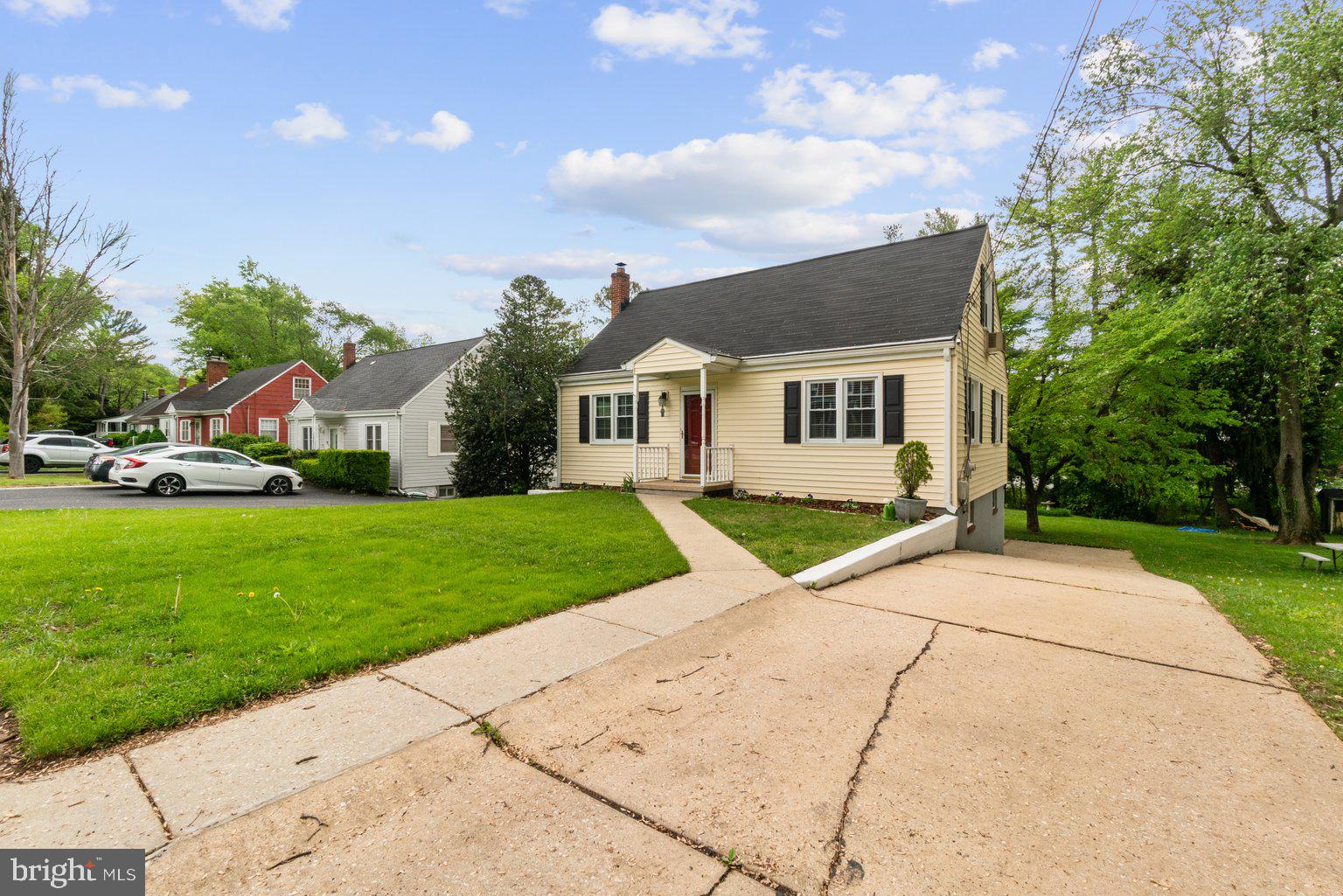 511 Warren Road Cockeysville, MD 21030 - Photo 37 of 37 Welcome Home, plenty of parking