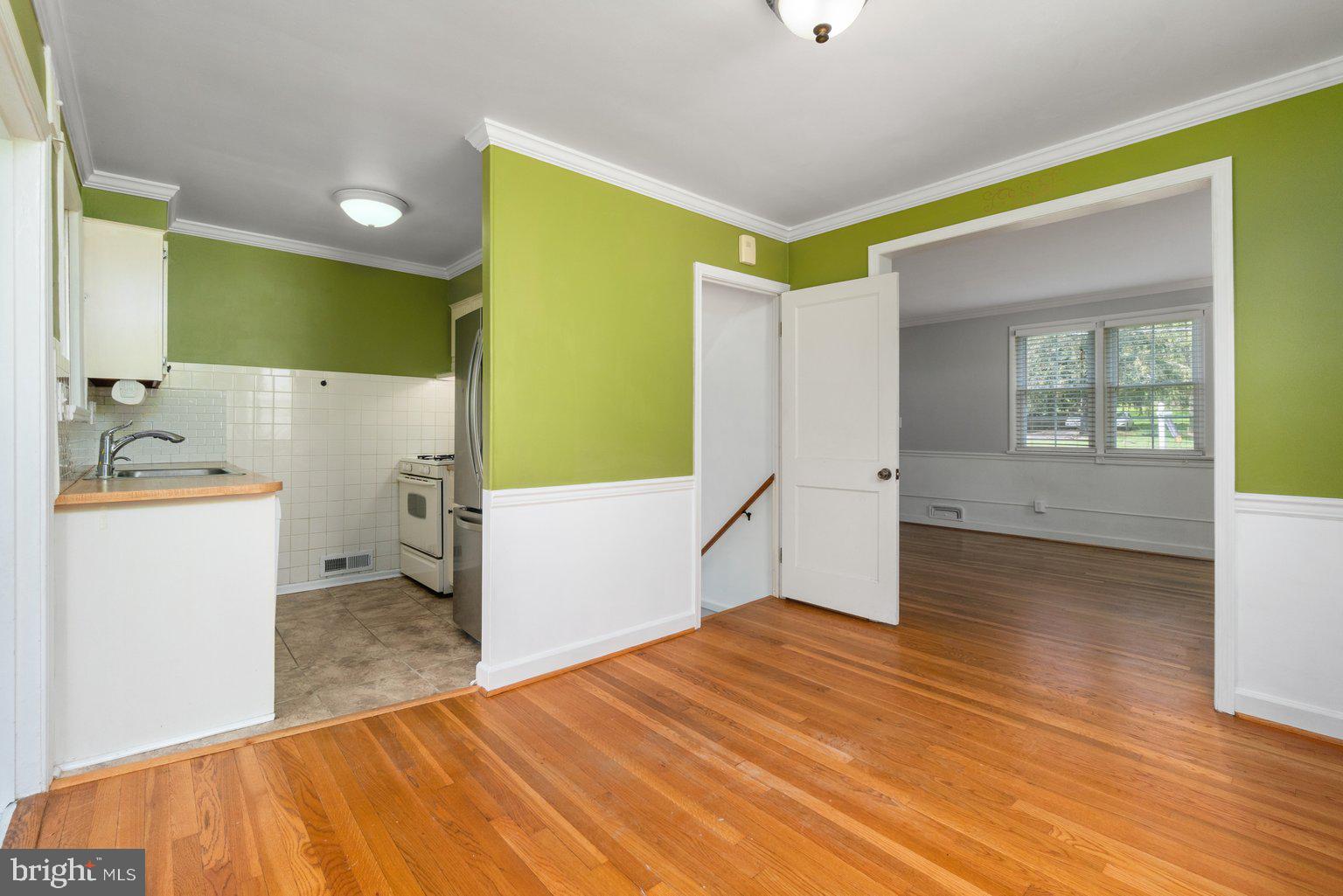 511 Warren Road Cockeysville, MD 21030 - Photo 6 of 37 View from dining to kitchen and living room