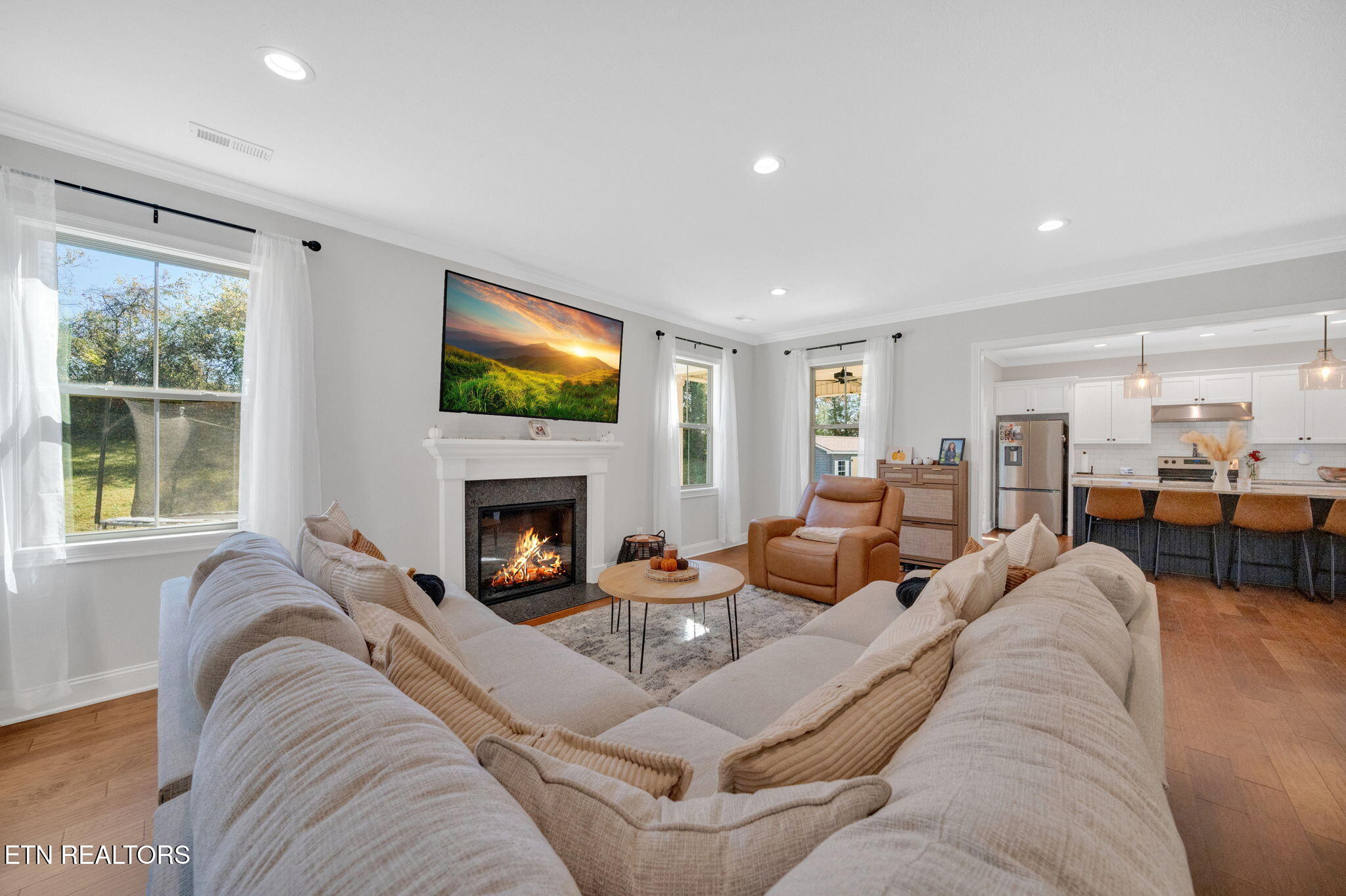 9332 Gabrielle Road Strawberry Plains, TN 37871 - Photo 5 of 29 Living Room