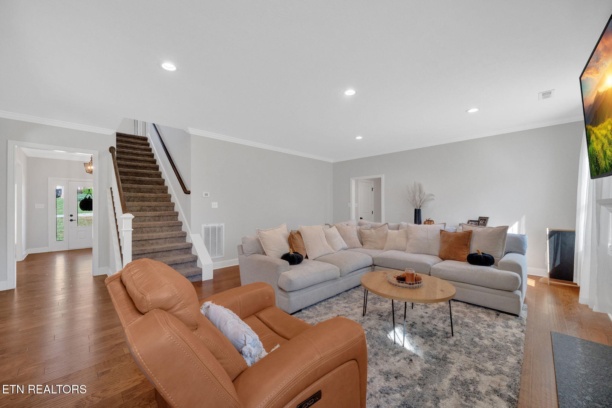 9332 Gabrielle Road Strawberry Plains, TN 37871 - Photo 6 of 29 Living Room