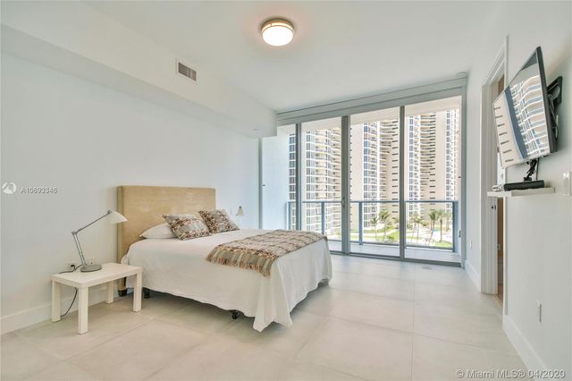 $1,750,000 | 17475 Collins Avenue, Unit 301, Sunny Isles Beach, FL 33160