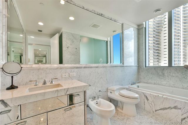 $1,750,000 | 17475 Collins Avenue, Unit 301, Sunny Isles Beach, FL 33160