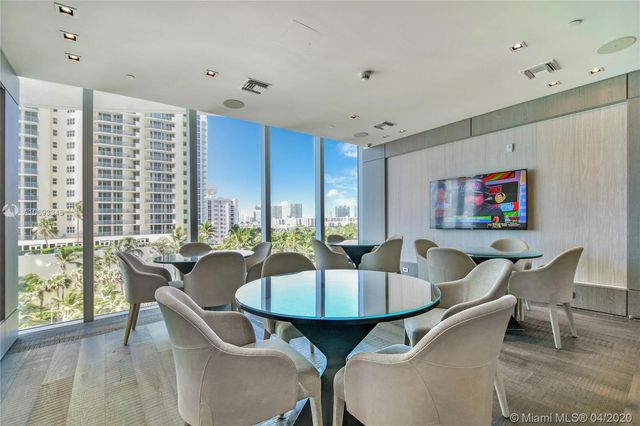 $1,750,000 | 17475 Collins Avenue, Unit 301, Sunny Isles Beach, FL 33160
