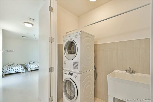 $1,750,000 | 17475 Collins Avenue, Unit 301, Sunny Isles Beach, FL 33160