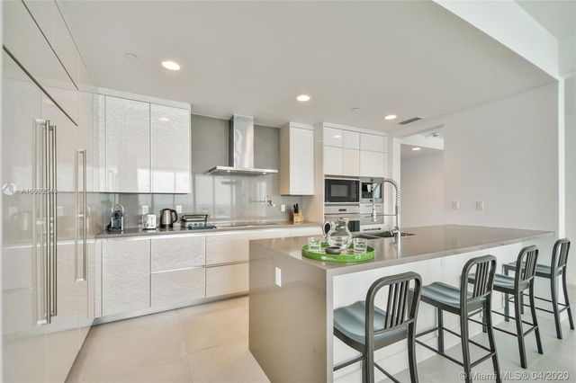 $1,750,000 | 17475 Collins Avenue, Unit 301, Sunny Isles Beach, FL 33160