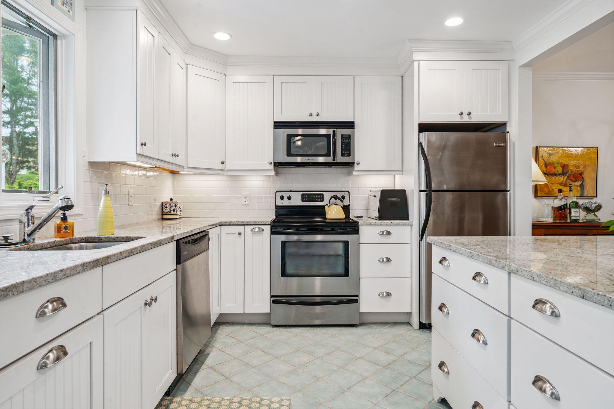 239 Sea Road, Unit 32 Kennebunk, ME 04043 - Photo 6 of 34 239 Sea Rd Kennebunk ME 10