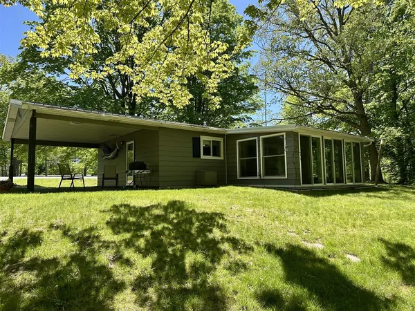 $249,900 | 8942 Highway 20, Hesperia, MI 49421