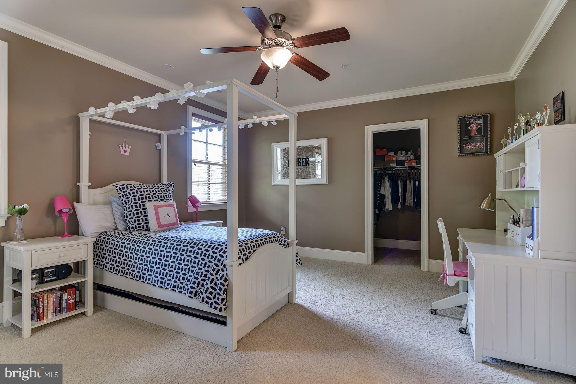 13300 Query Mill Road North Potomac, MD 20878 - Photo 18 of 30 Upper Level Bdrm with Large Full bath and tub